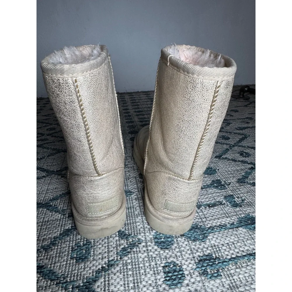 UGG Classic Short Metallic Champagne Gold Sheepskin Boots 1112503 Womens 6